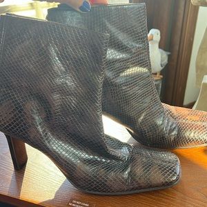 BCBG Paris Boots 91/2